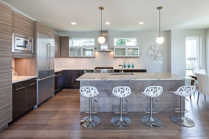 Kitchen - transitional kitchen idea in Seattle