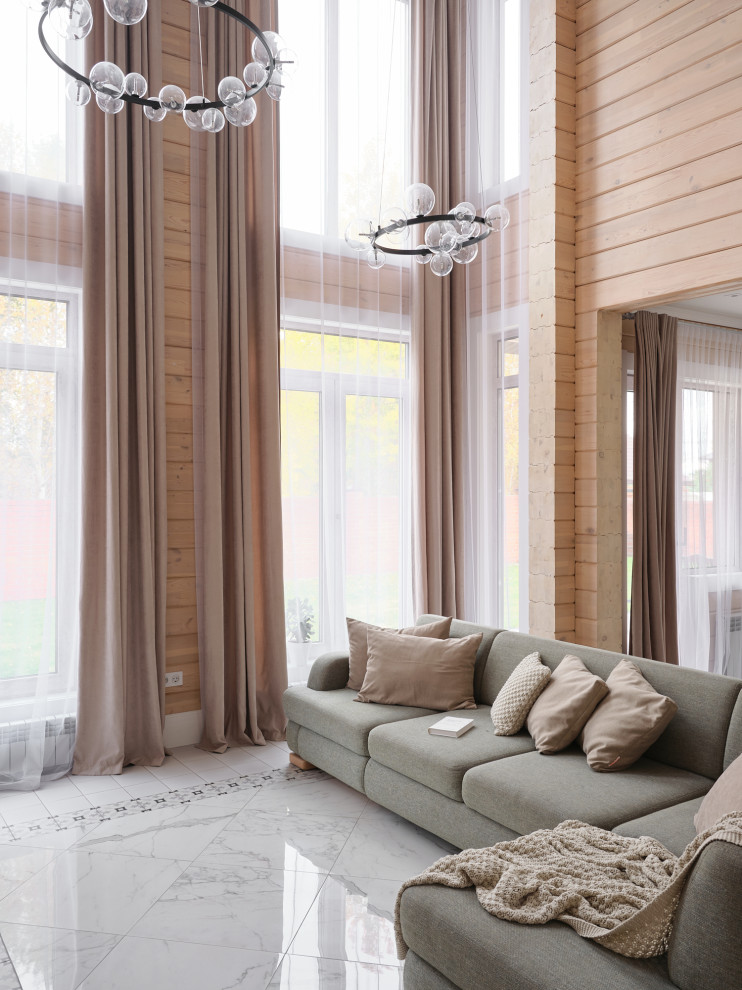 Интерьер двухэтажного дома из клееного бруса со вторым светом