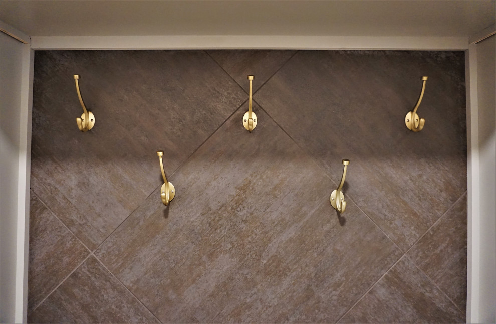 Inspiration for a transitional home design remodel in New York
