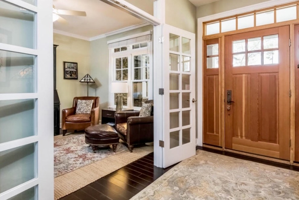 Inspiration for a transitional home design remodel in Chicago