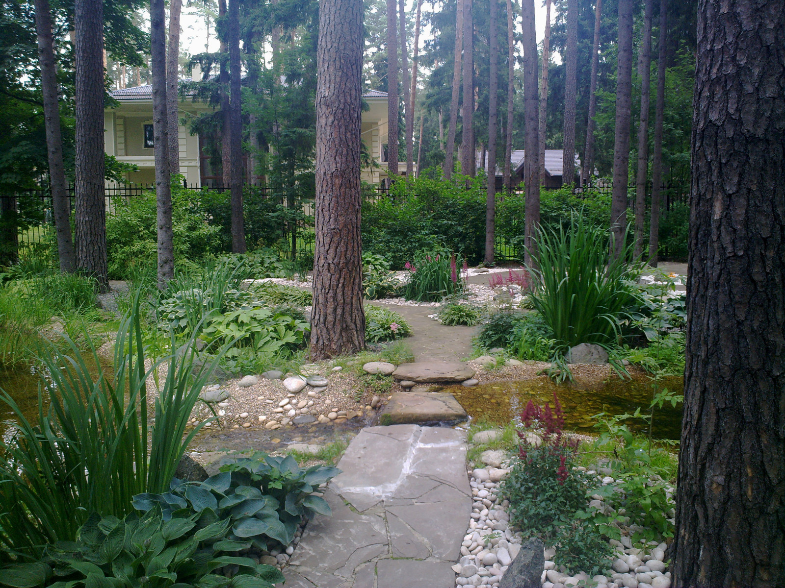 Участок с водоемом в КП "Сосновый бор"