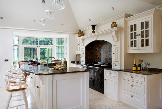 White painted kitchen traditional-kitchen
