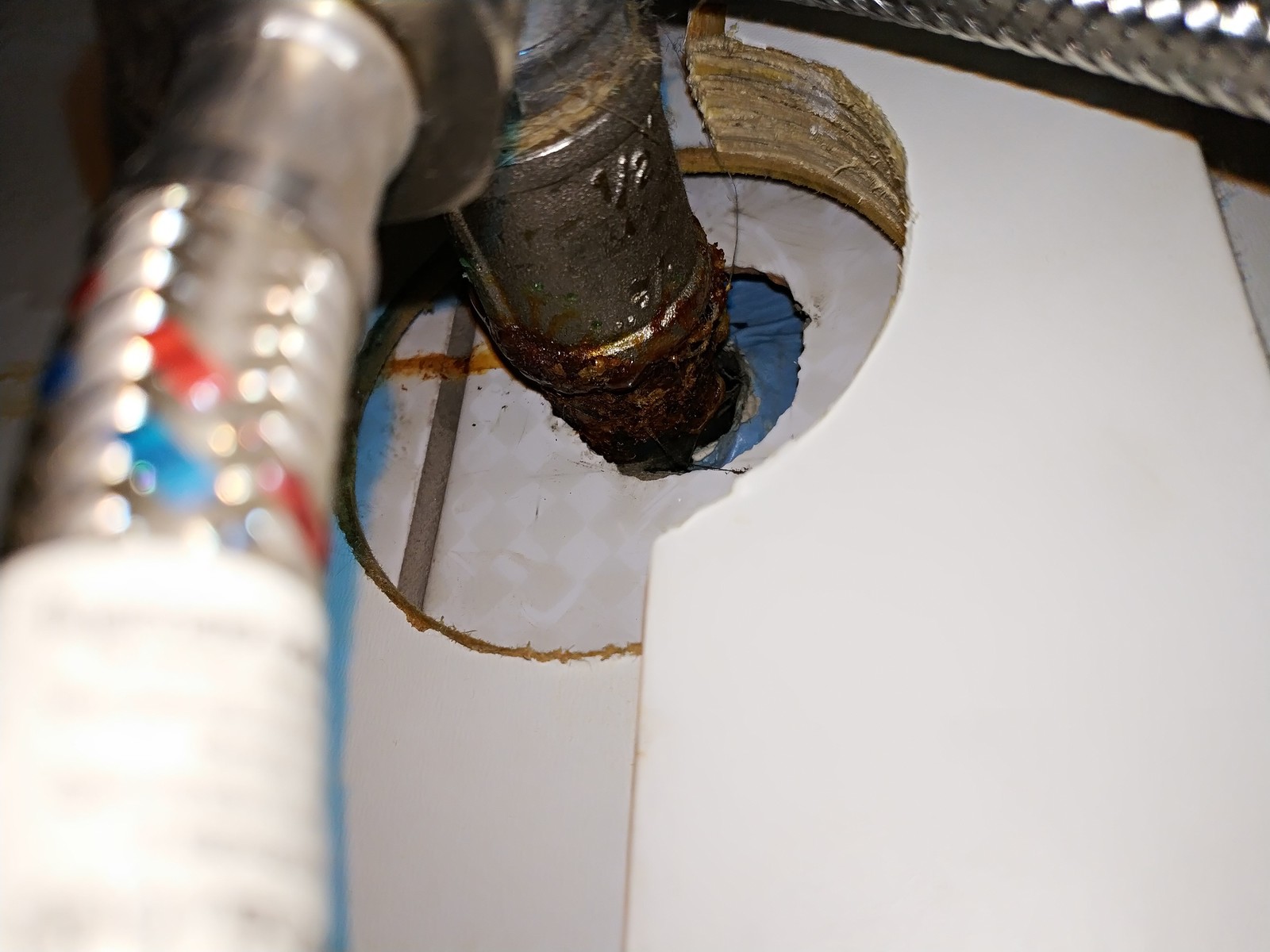 Замена водорозеток в трёхкомнатной квартире на Шпалерной улице