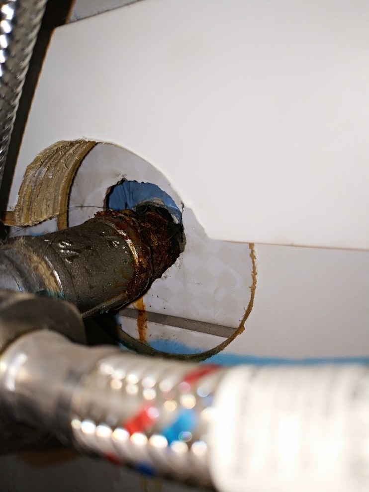 Замена водорозеток в трёхкомнатной квартире на Шпалерной улице