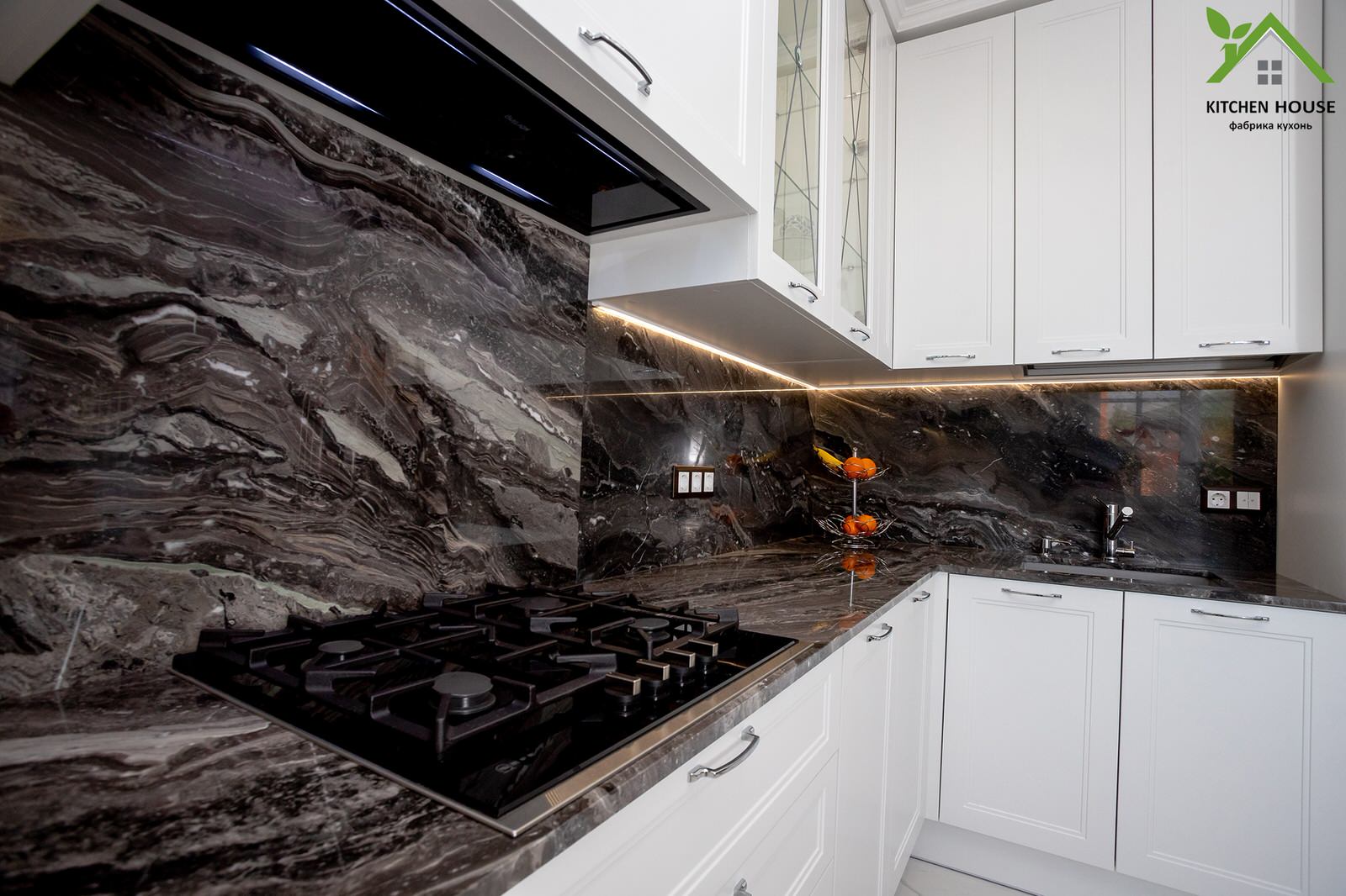 Кухня на заказ - фасады Эмаль краска + Витражи