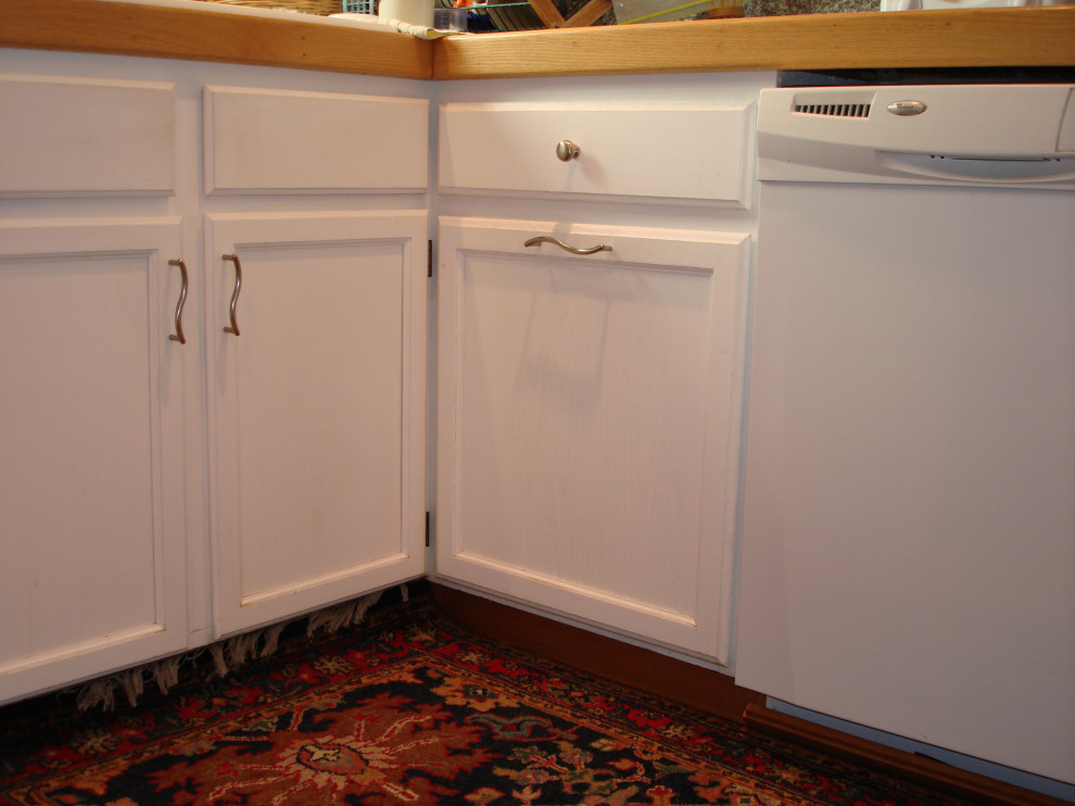 Space Saving Built Kitchen Cabinets