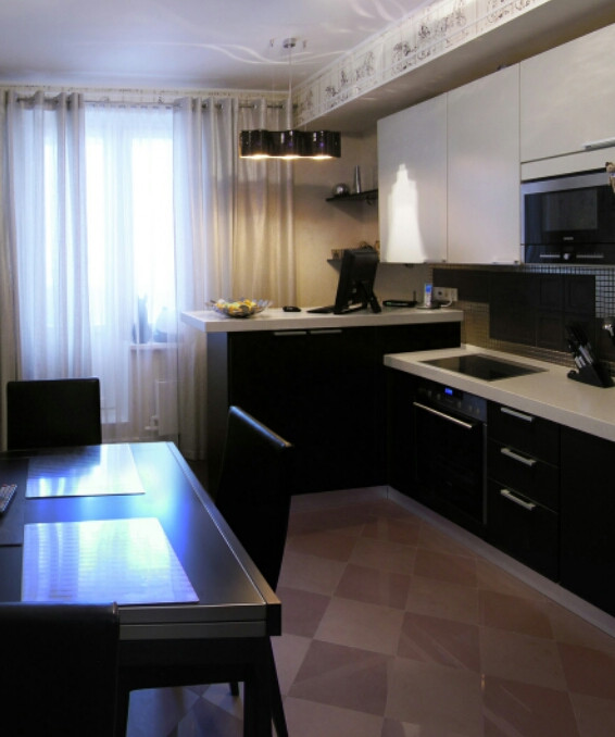 барная стойка и рабочее место у окна