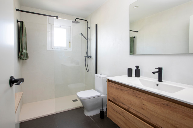 PISO EN QUART modern-badezimmer