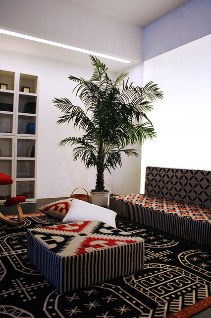Tra giochi e sogni asian-living-room