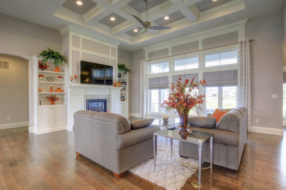 Home design - transitional home design idea in Chicago