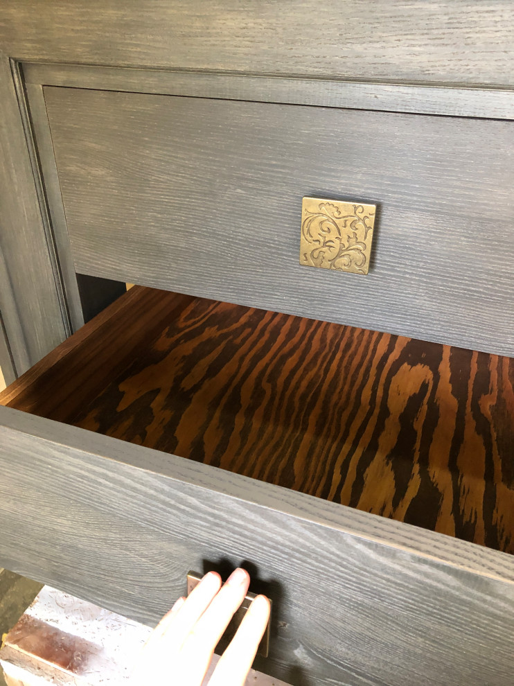 Комод из массива ясеня