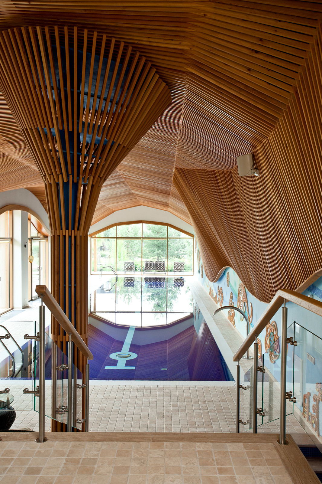 Дом с бассейном