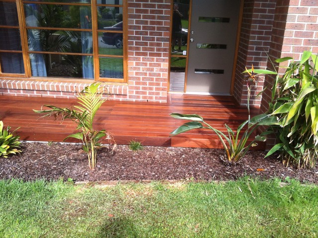 The Jarrah contemporary-traedaeck