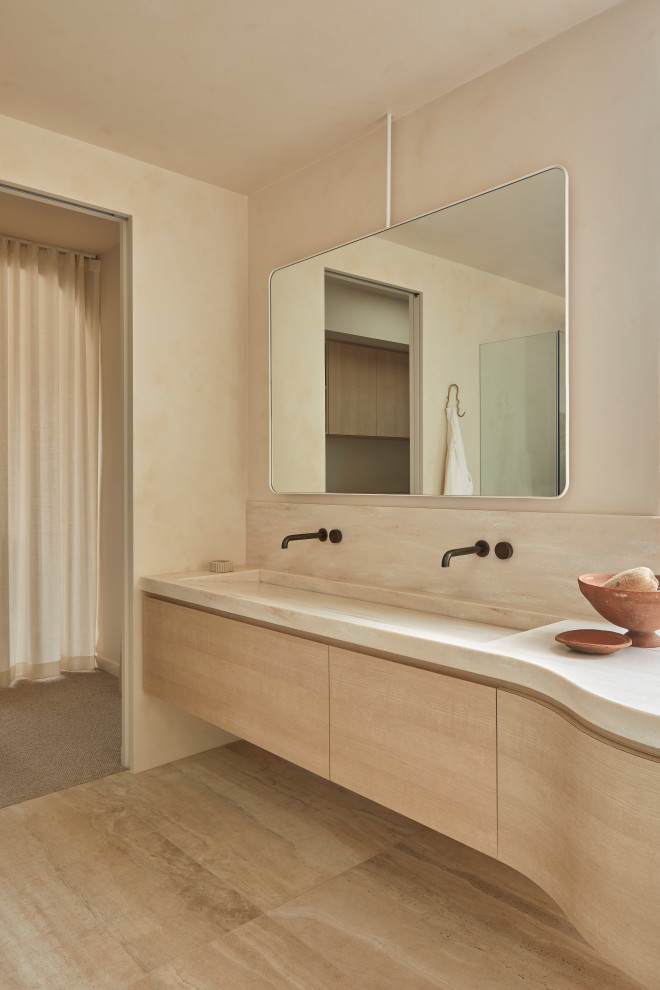 Design ideas for a mediterranean bathroom in Geelong.