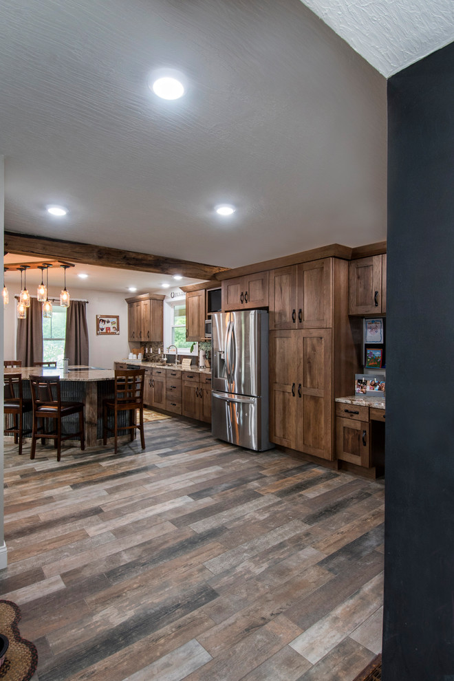 Transitional kitchen photo in Columbus