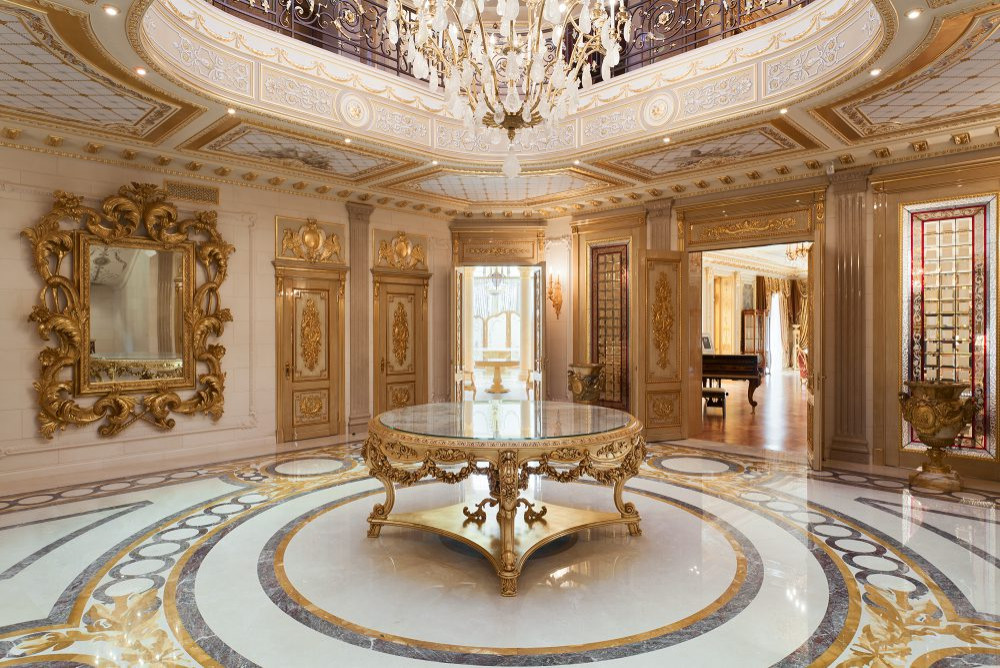 Главный холл загородного дома