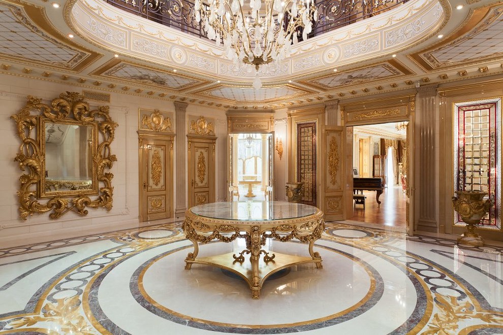 Главный холл загородного дома