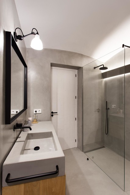 Apartamento de verano mediterranean-bathroom
