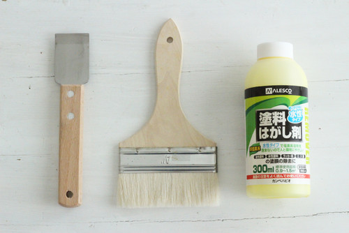 家具の塗装のはがし方 テーブルのペンキをはがして ナチュラルなヴィンテージ風に仕上げてみよう 簡単diy Houzz ハウズ