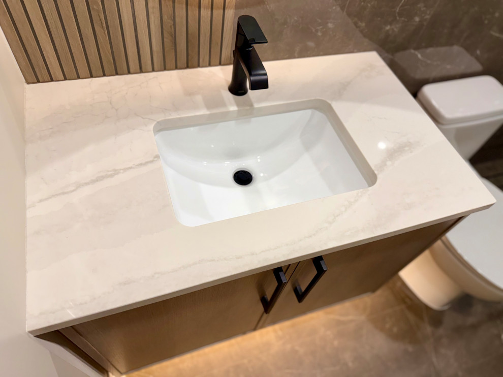 Jamaica Waterfront Bathroom – Sarasota Coastal Modern