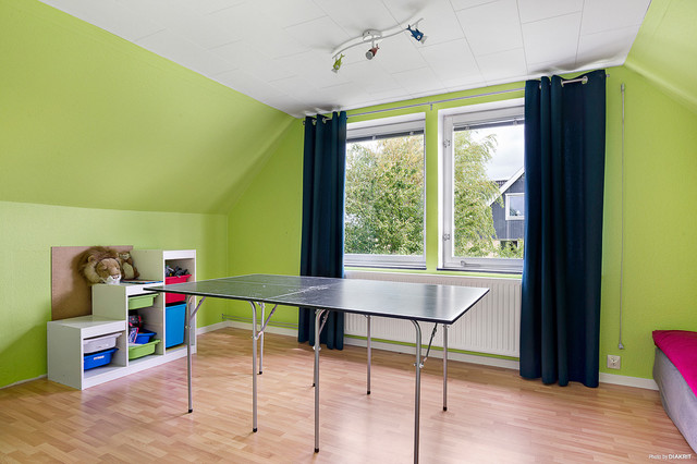Sovrum modern-bedroom