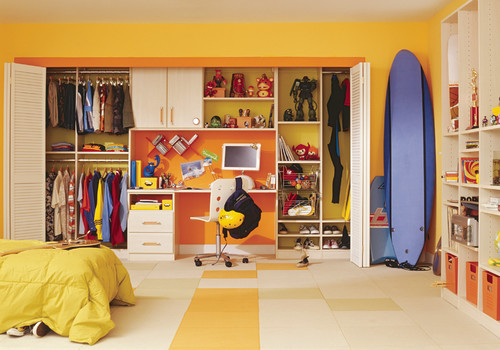 Organized Tween Closet and Fashion on the Side - Blogs by Aria