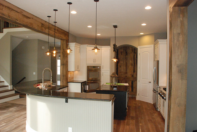 Inspiration for a rustic kitchen remodel in Columbus