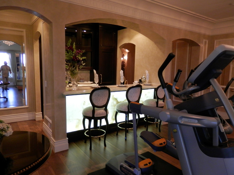 Photo of a traditional home gym in Las Vegas.