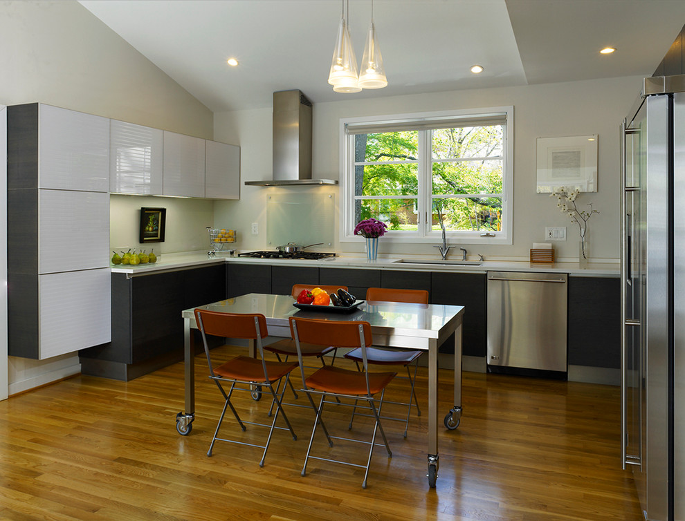 Modern kitchen in DC Metro with stainless steel appliances.
