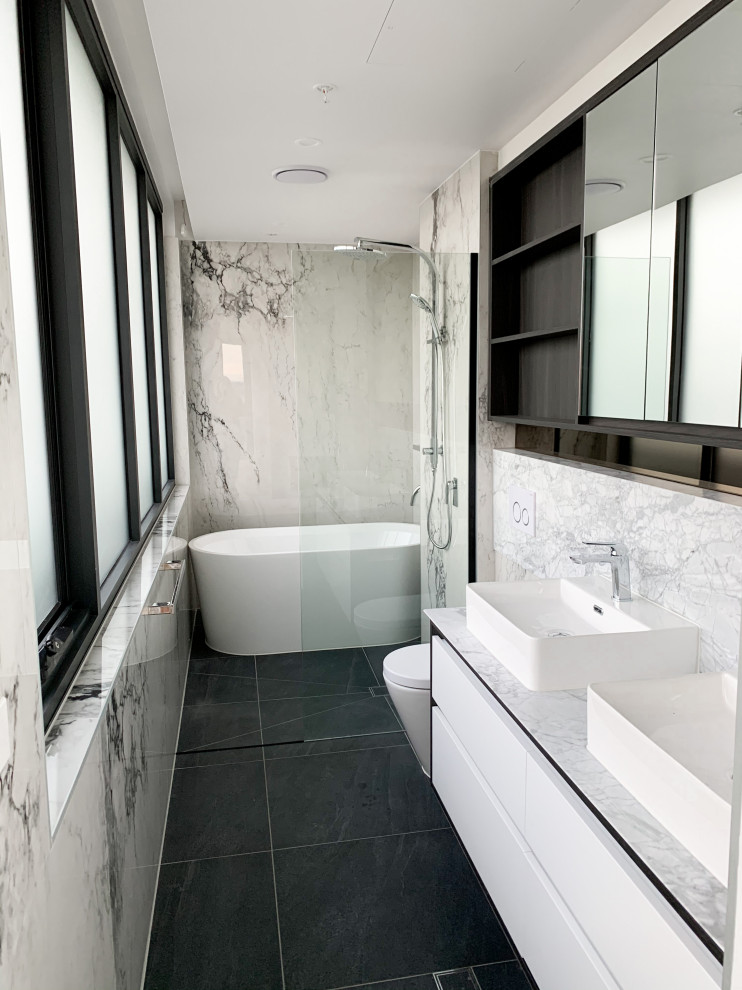Design ideas for a modern bathroom in Melbourne.