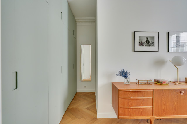 appartement Paris 9 modern-wardrobe