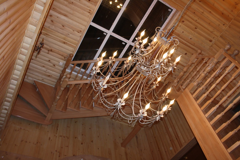 Буковая лестница в цвет дерева без подступят