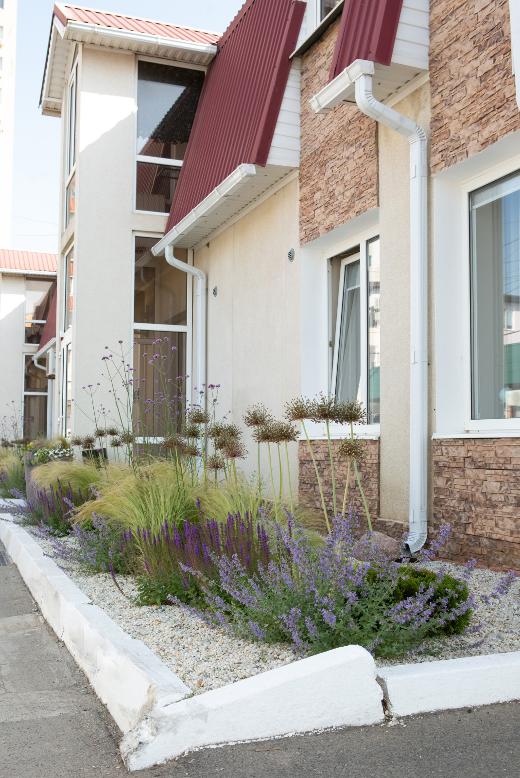 Озеленение территории офисного здания