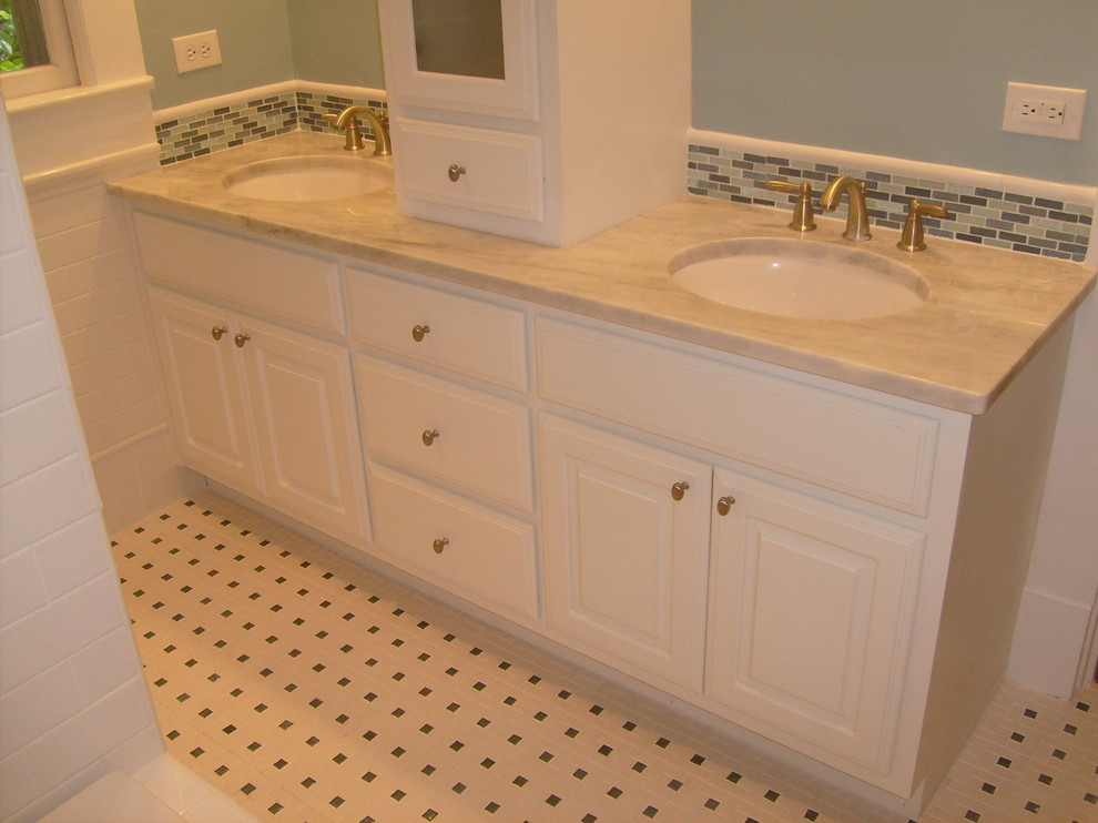 Bungalow Bath