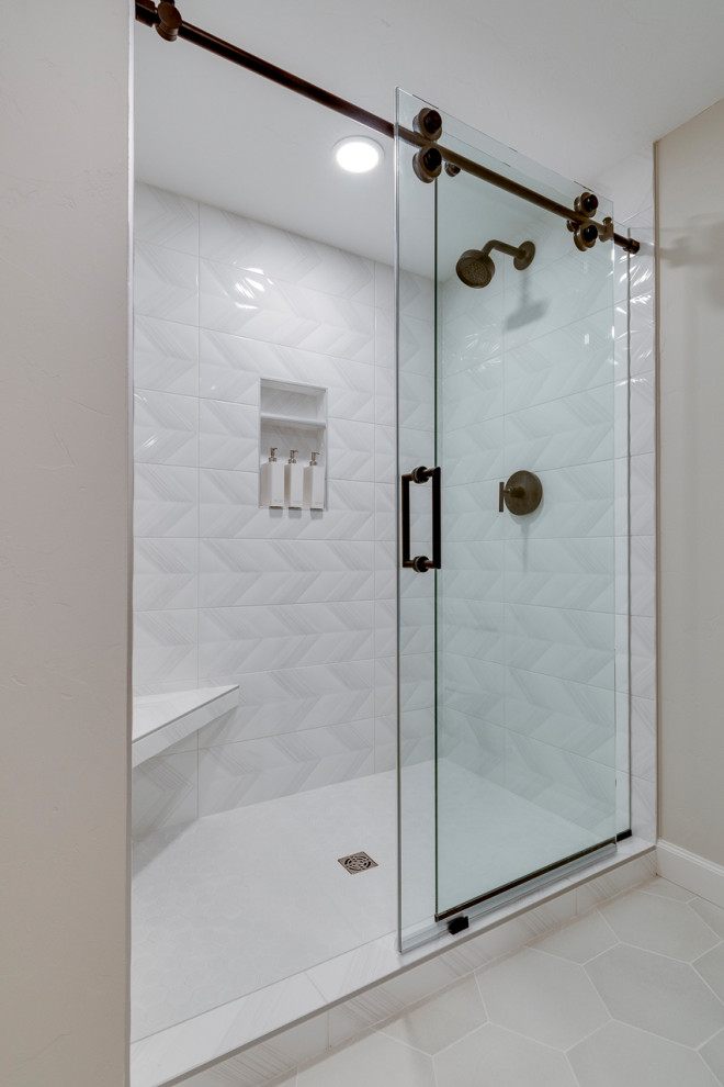 Bathroom - transitional bathroom idea