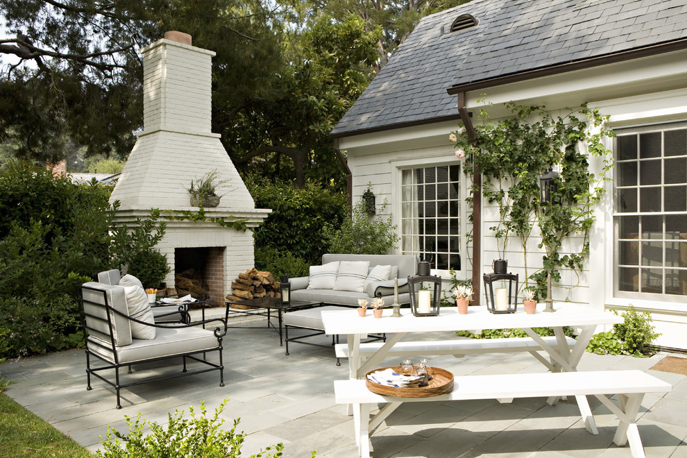 Photo of a traditional patio in Los Angeles with a fire feature.