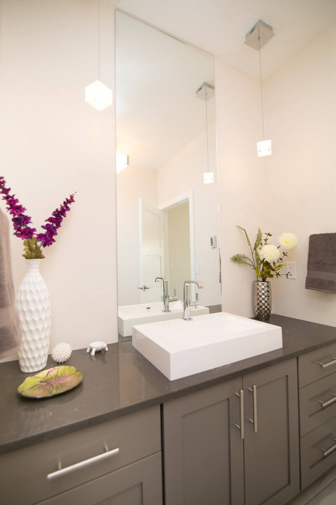 Home design - transitional home design idea