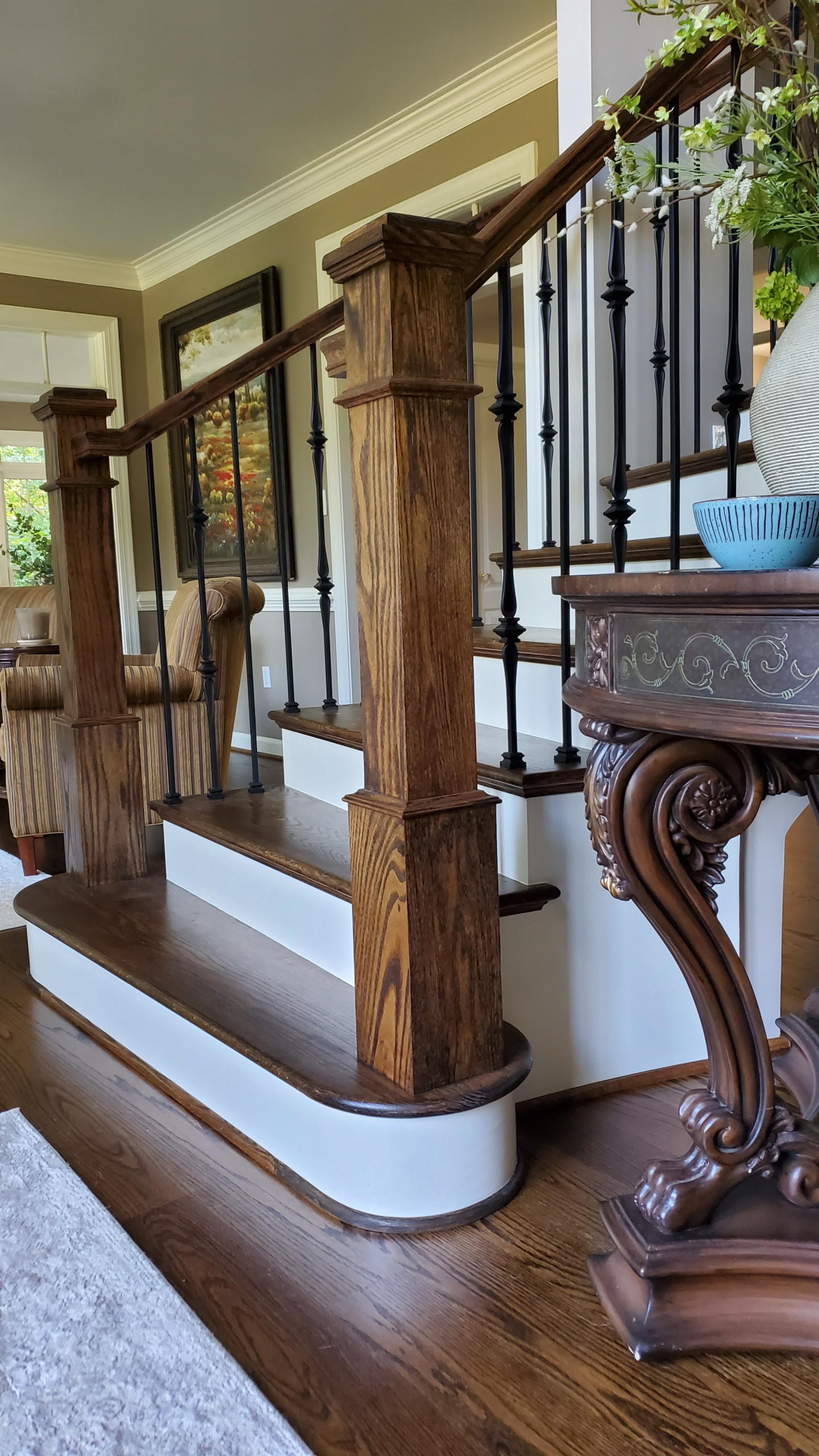 Project #157 | Traditional Curved Foyer Staircase