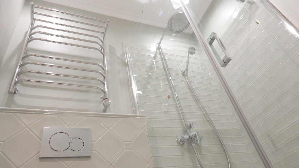 ЖК Вивальди - новый санузел в квартире-студии в новостройке с душевым углом