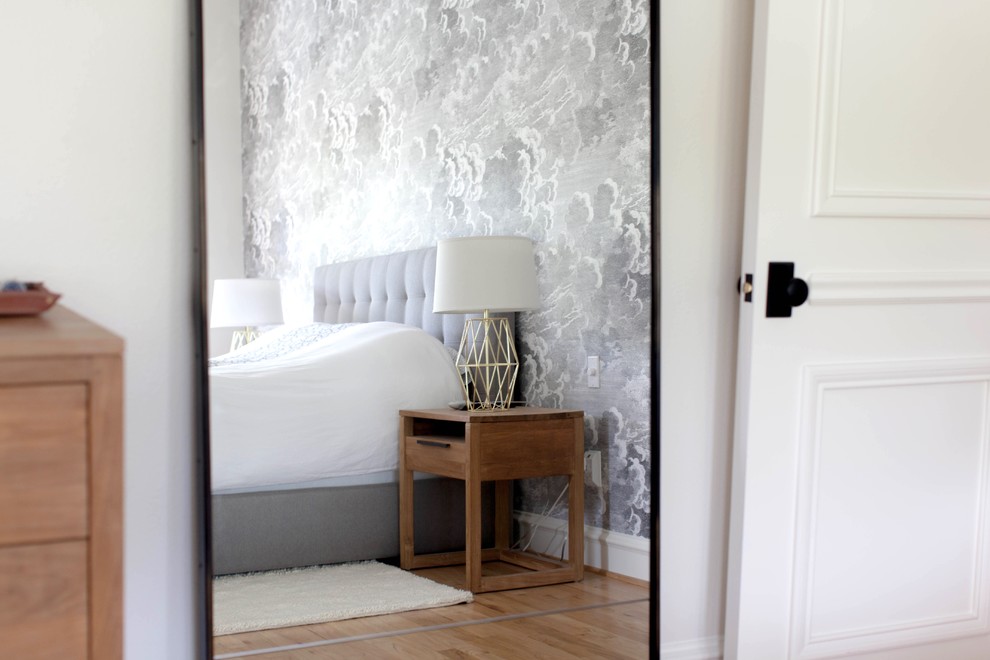 Home design - transitional home design idea in Dallas