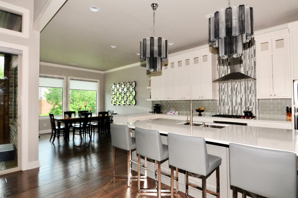 Example of a minimalist kitchen design in Phoenix