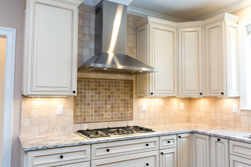 Kitchen - transitional kitchen idea in Bridgeport