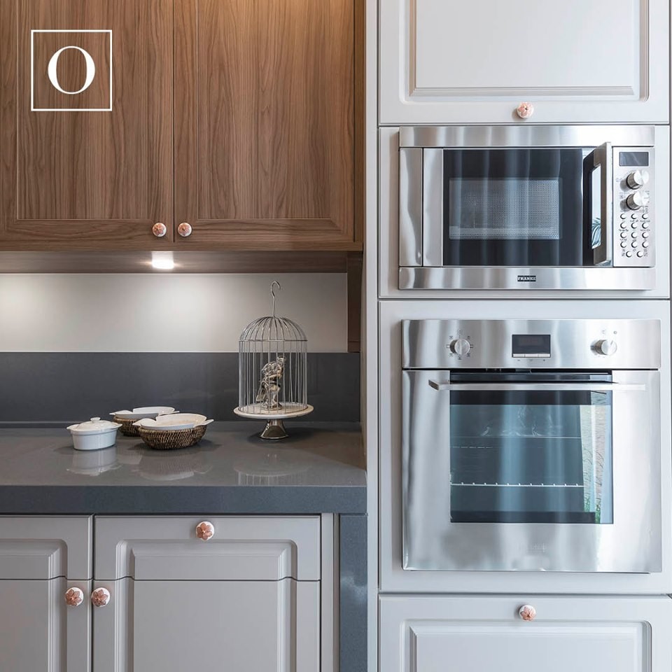 Kitchen - kitchen idea in Miami