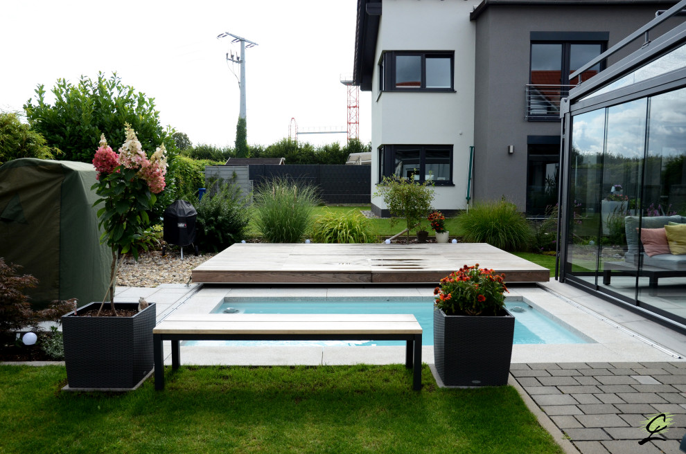 Hausgarten mit Pool Modern Pools Frankfurt am Main von