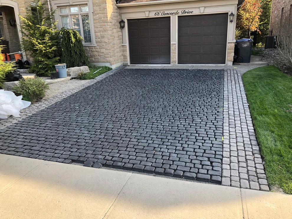 This is an example of a rustic landscaping in Toronto.