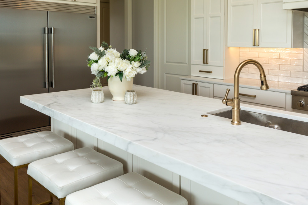 Example of a transitional kitchen design in Cedar Rapids