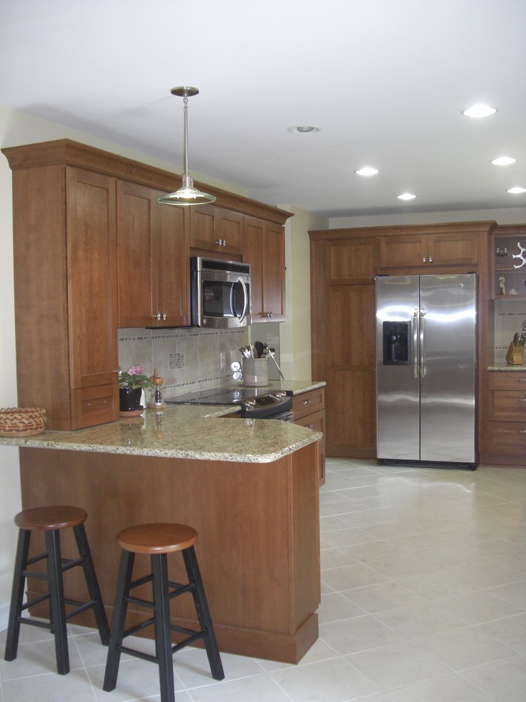 Inspiration for a transitional kitchen remodel in Chicago