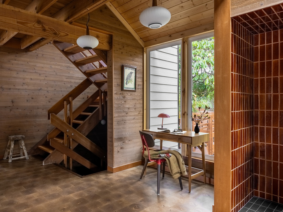 Mountain style home design photo in Seattle