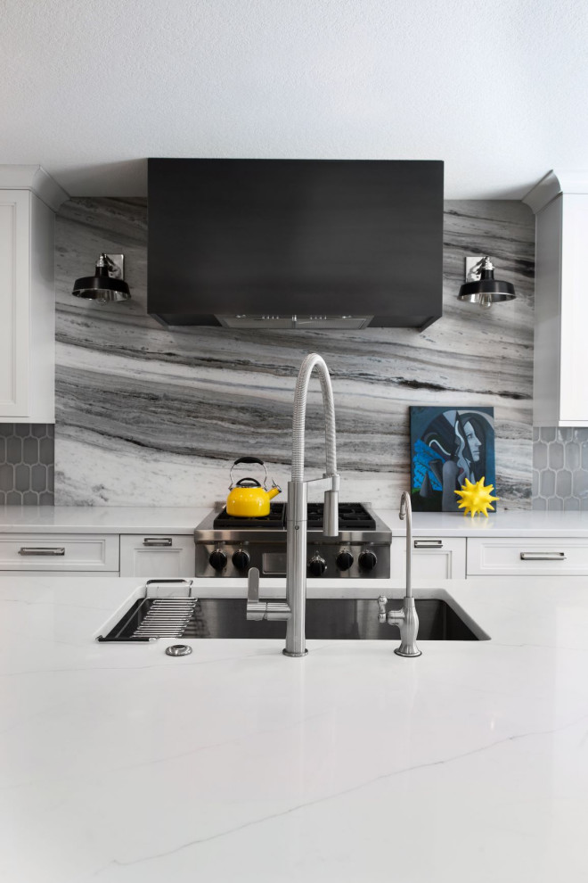 Inspiration for a transitional kitchen remodel in Jacksonville