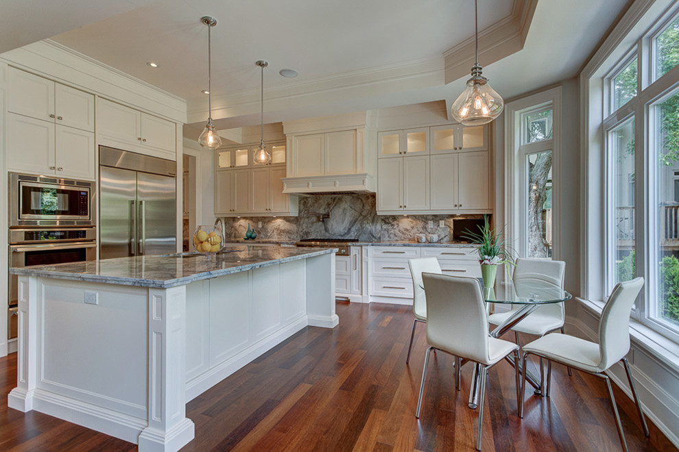 Inspiration for a transitional kitchen remodel in Toronto